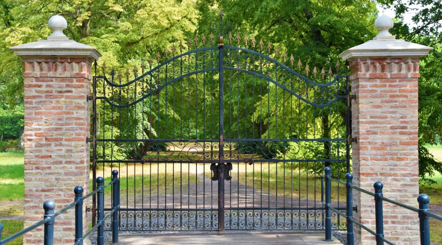 A Peek Inside Lake Keowee Gated Communities