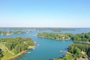 lake keowee