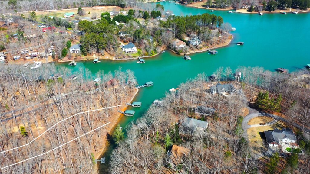 Lake Keowee,waterfront,lot,lots,land,acreage,for sale,blog,video,videos,aerial,lake front,homes,mike,matt,roach,news,real estate,
